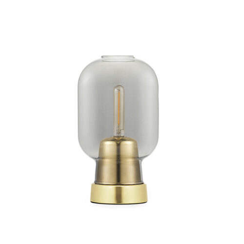 Normann Copenhagen Bordlampe Amp, Røg/messing