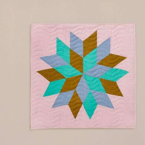 JOU Rohini Quiltet patchwork vægtæppe 110 x 110 Lyserød